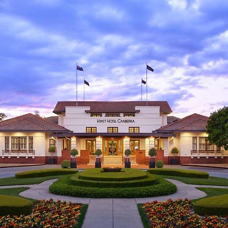 Hyatt Hotel Canberra - A Park Hyatt Hotel Exterior photo The clubhouse at the Adelaide Golf Club