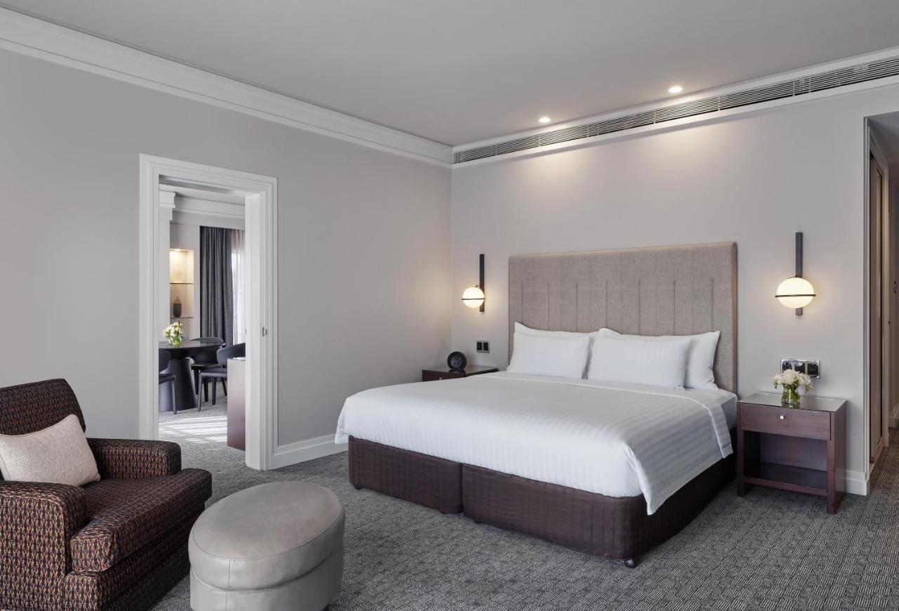Hyatt Hotel Canberra - A Park Hyatt Hotel Exterior photo A bedroom at the hotel