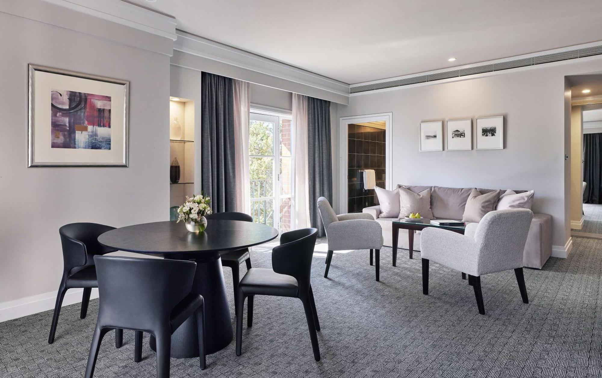Hyatt Hotel Canberra - A Park Hyatt Hotel Exterior photo Suite at the hotel