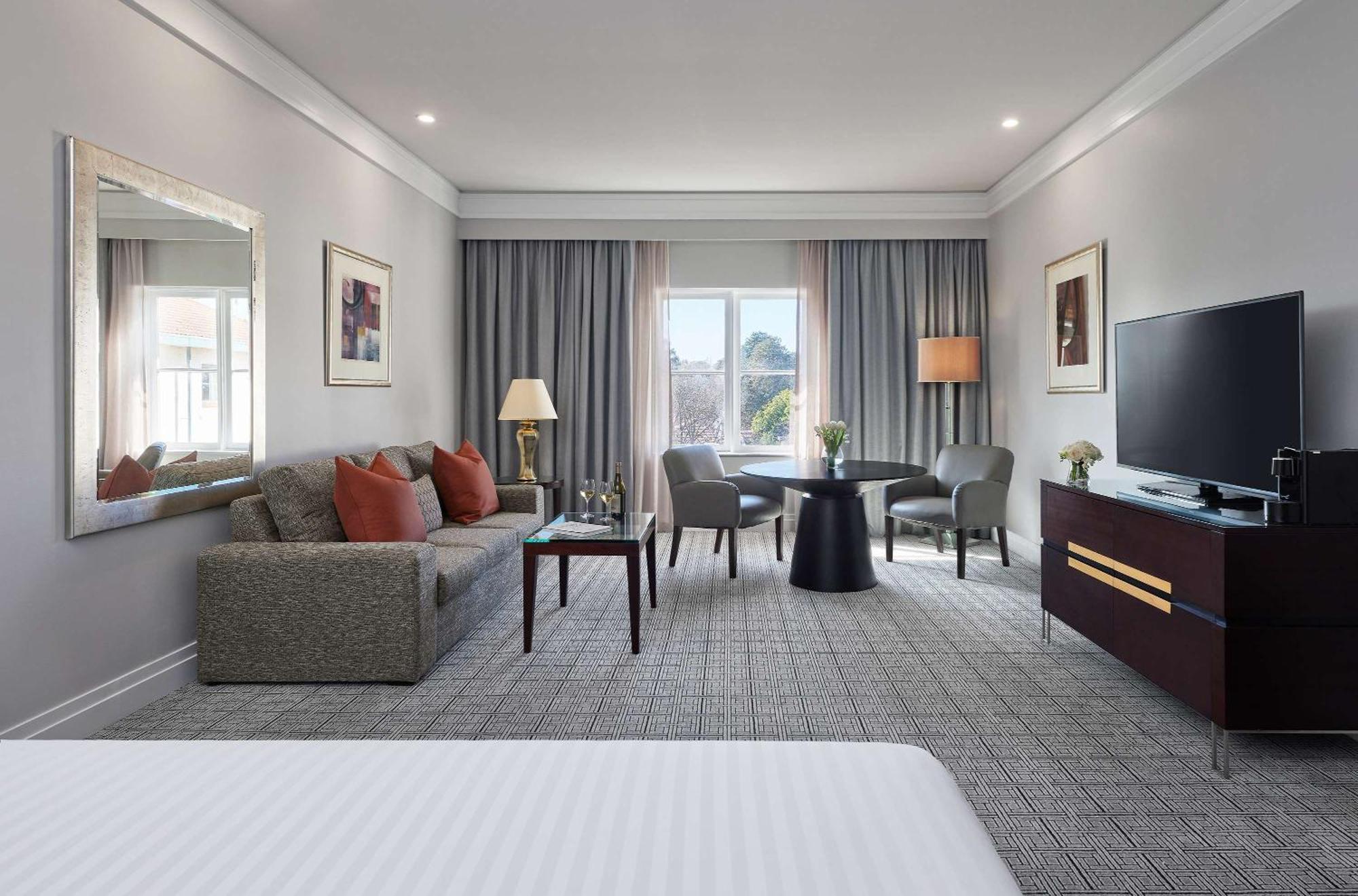 Hyatt Hotel Canberra - A Park Hyatt Hotel Exterior photo