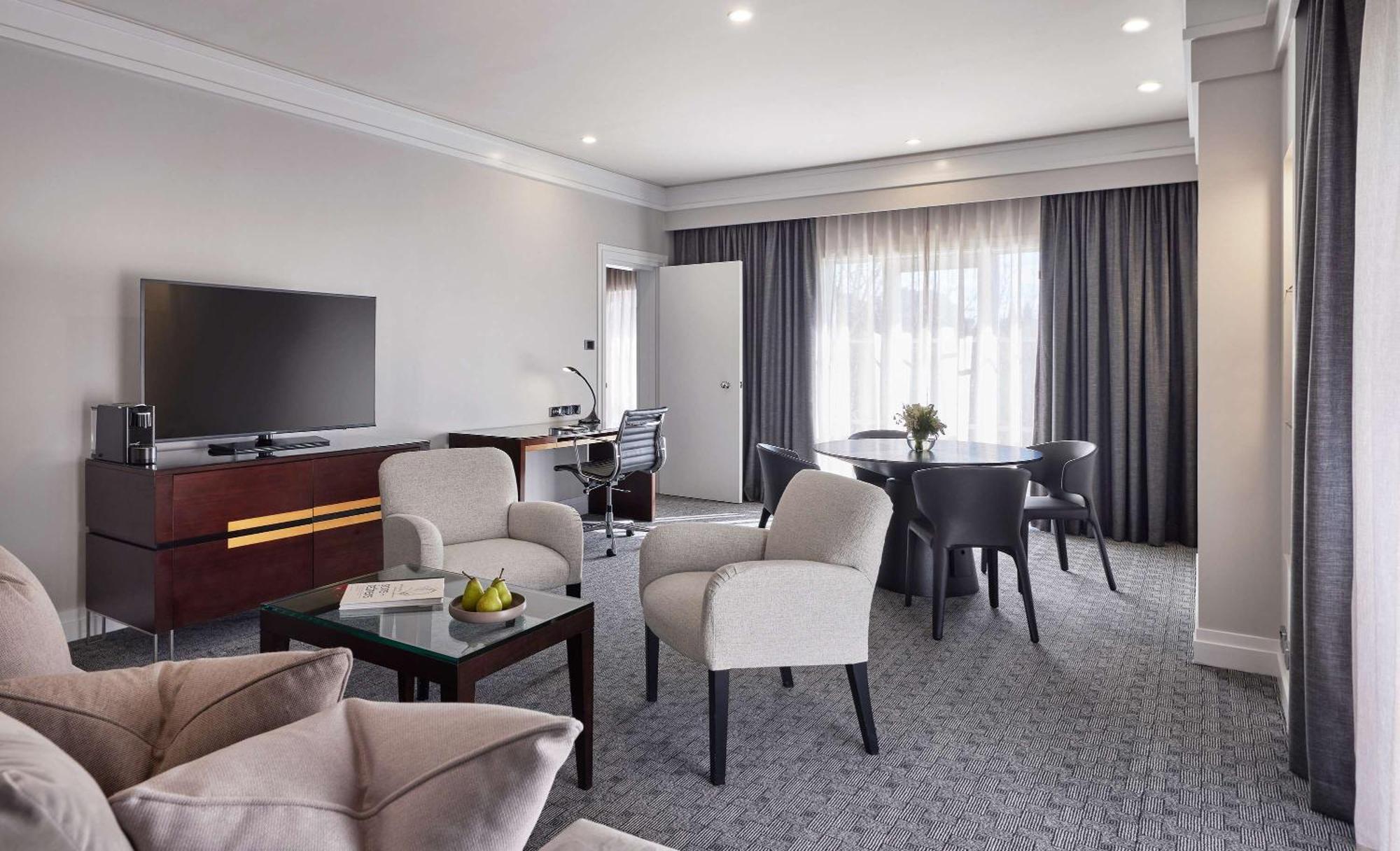 Hyatt Hotel Canberra - A Park Hyatt Hotel Exterior photo